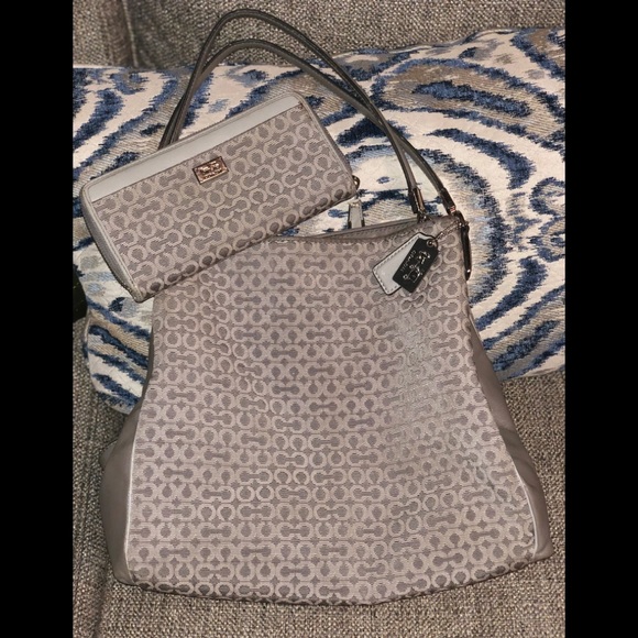 Coach #26281 Madison Op Art - Picture 1 of 6